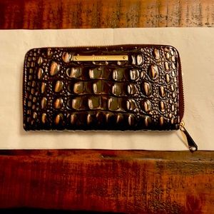 Brahmin Melbourne wallet like new.